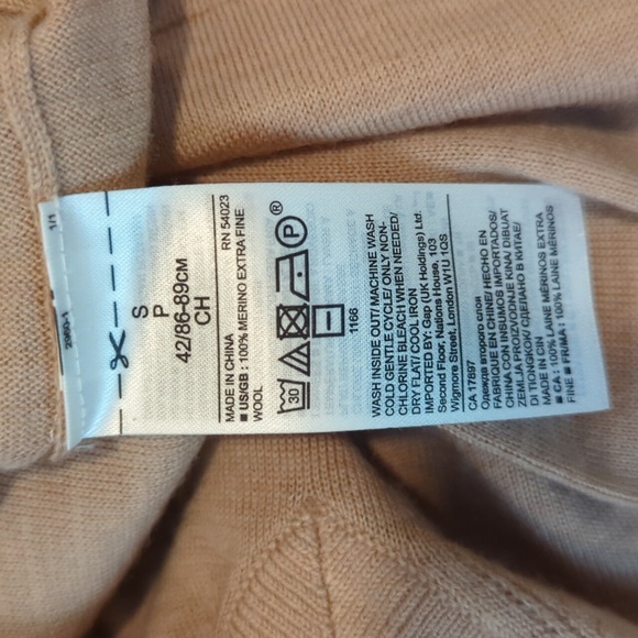 Banana Republic New Merino Wool V-Neck Sweater Size Small - Picture 7 of 11